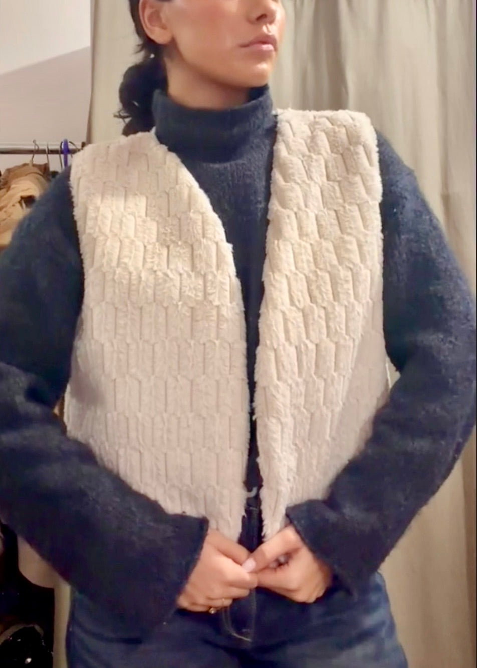 Gilet sans manche en fourrure
